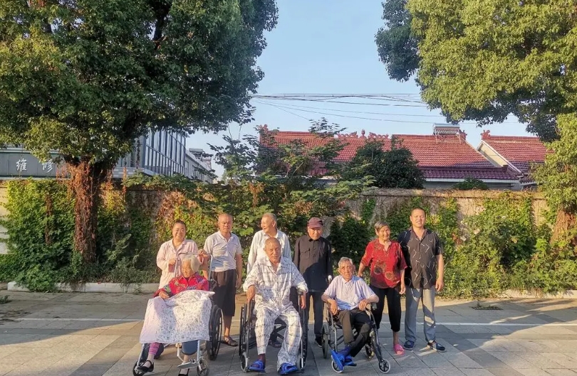 公益行 | 情暖夕阳，用实际行动关爱老人